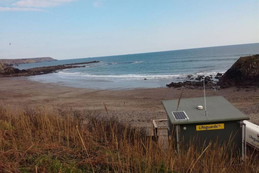 Farm Accommodation - The Lizard Peninsula, Cornwall هيلستون المظهر الخارجي الصورة