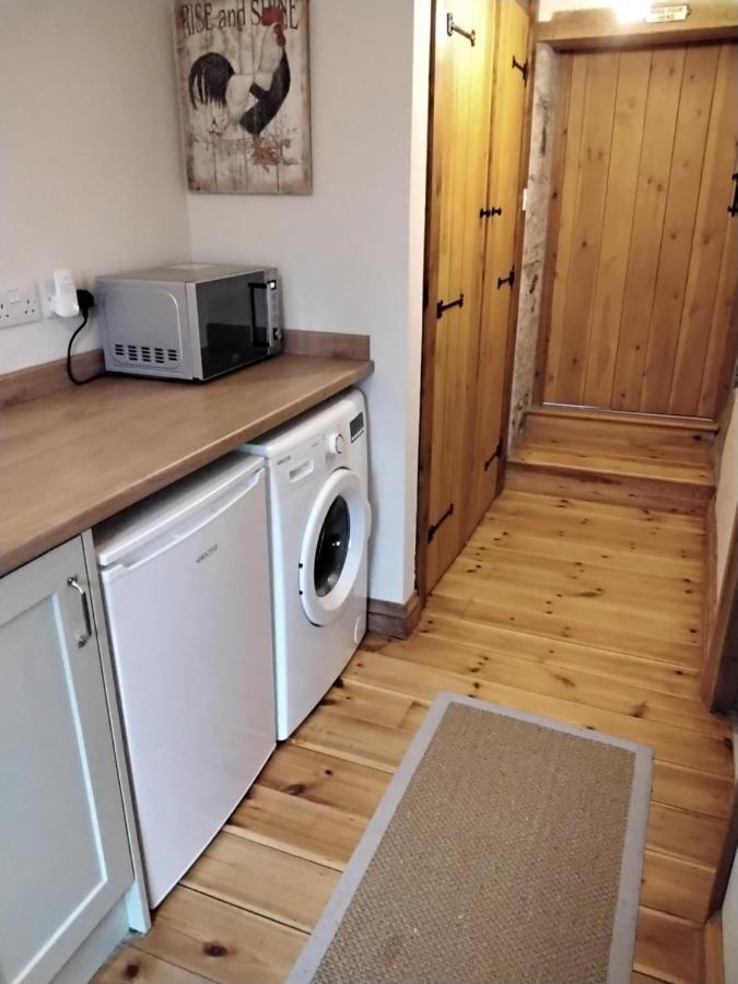 Farm Accommodation - The Lizard Peninsula, Cornwall هيلستون المظهر الخارجي الصورة